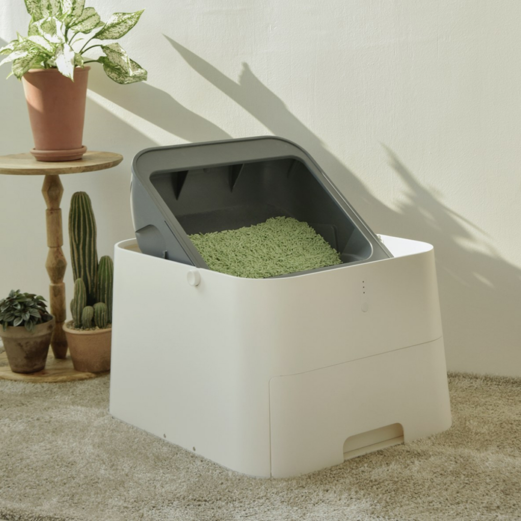 Smart Automatic Cat Litter Box with Odor Control